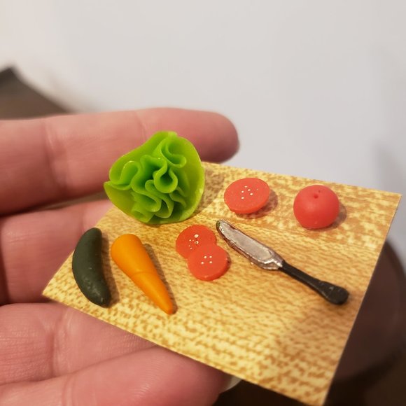 Dollhouse Cutting Board Vintage Small Wonders Lettuce Tomato Knife Carrot USA - Picture 3 of 5